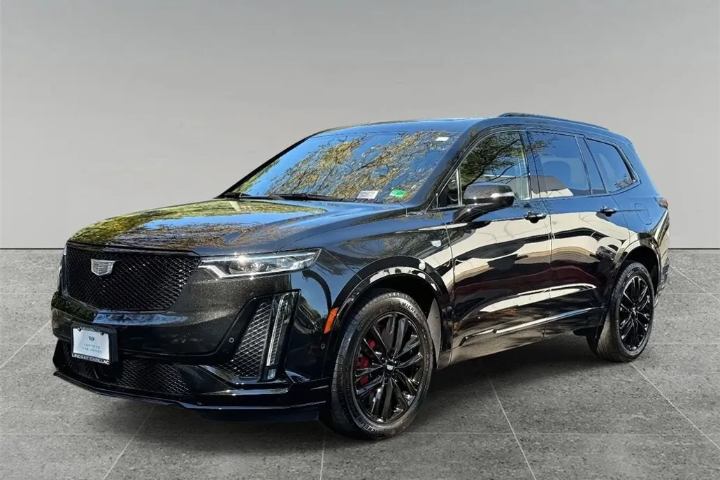 2024 Cadillac XT6 Sport photo 1