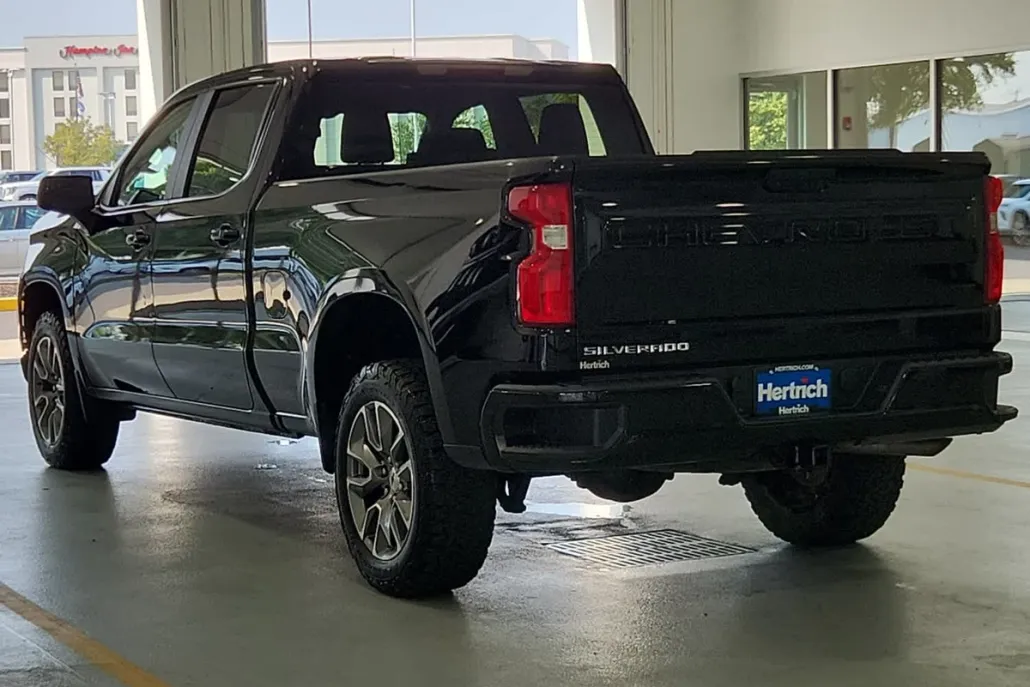 2022 Chevrolet Silverado 1500 RST photo 1