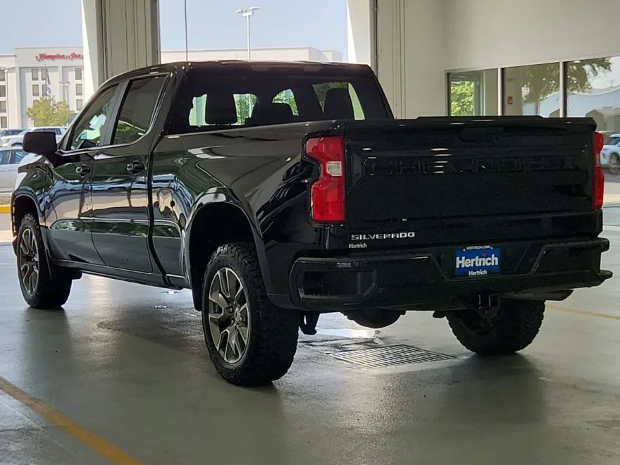 2022 Chevrolet Silverado 1500 RST photo 1