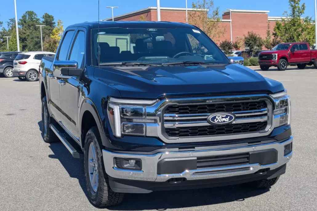 2025 Ford F-150 Lariat photo 1