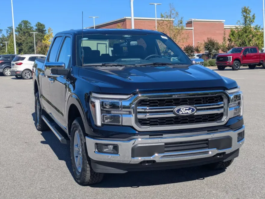 2025 Ford F-150 Lariat photo 1