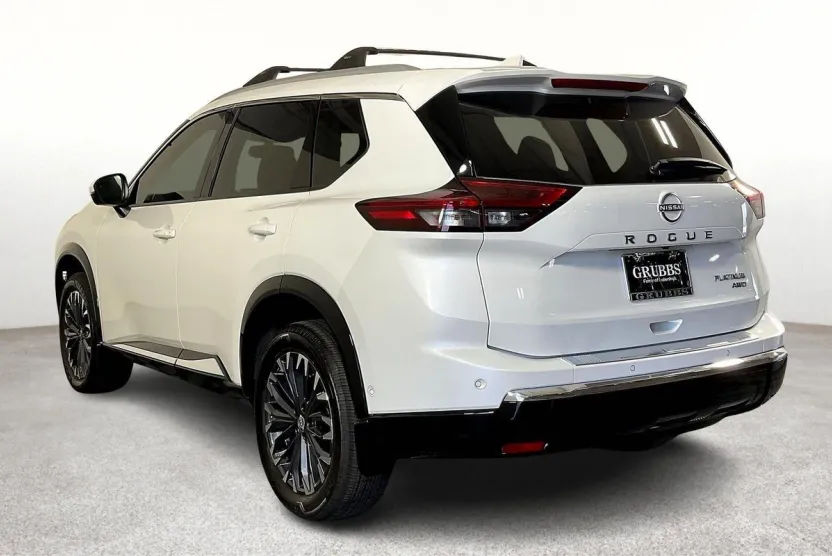 2026 Nissan Rogue Platinum photo 1