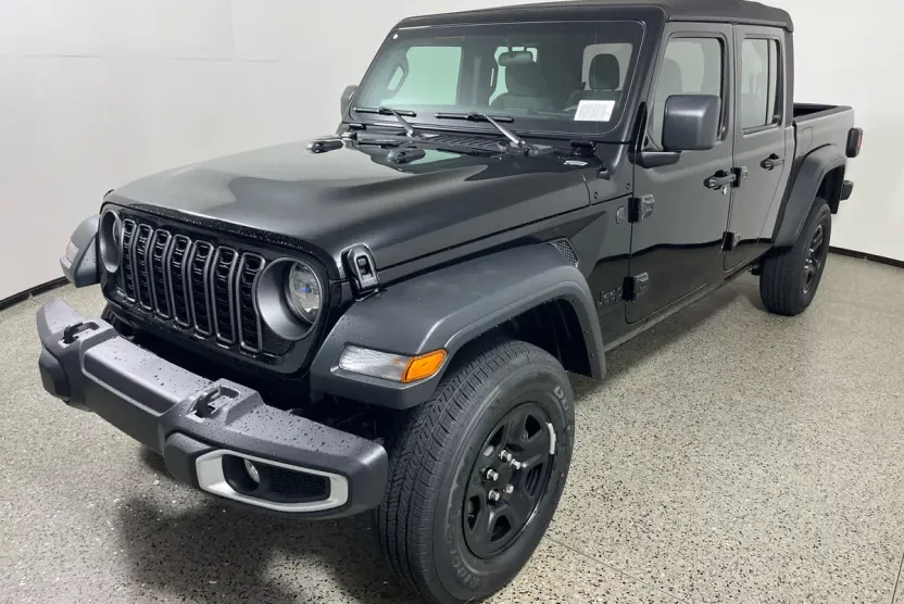 2025 Jeep Gladiator Sport photo 1