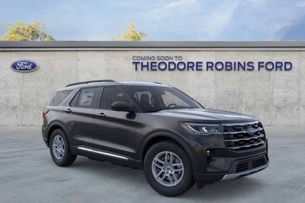 2025 Ford Explorer photo 1
