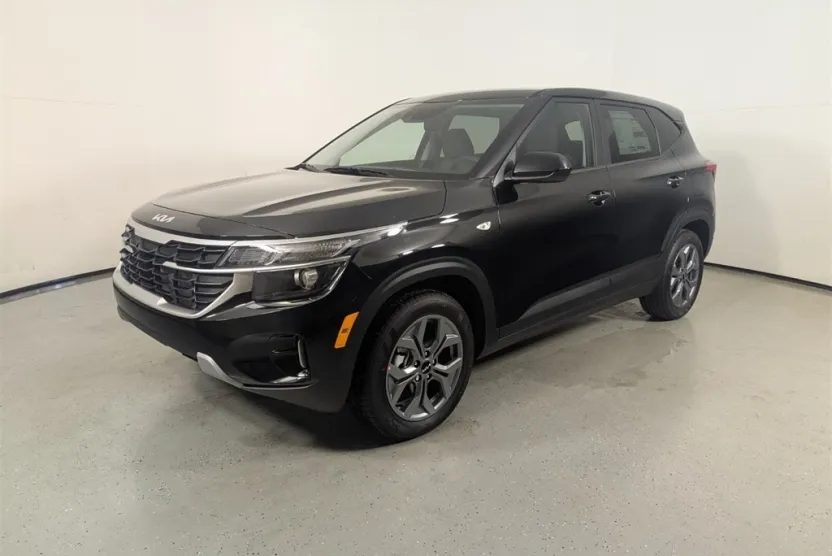 2026 Kia Seltos LX photo 1