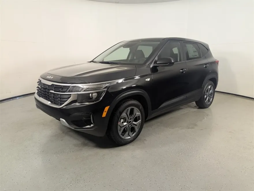 2026 Kia Seltos LX photo 1