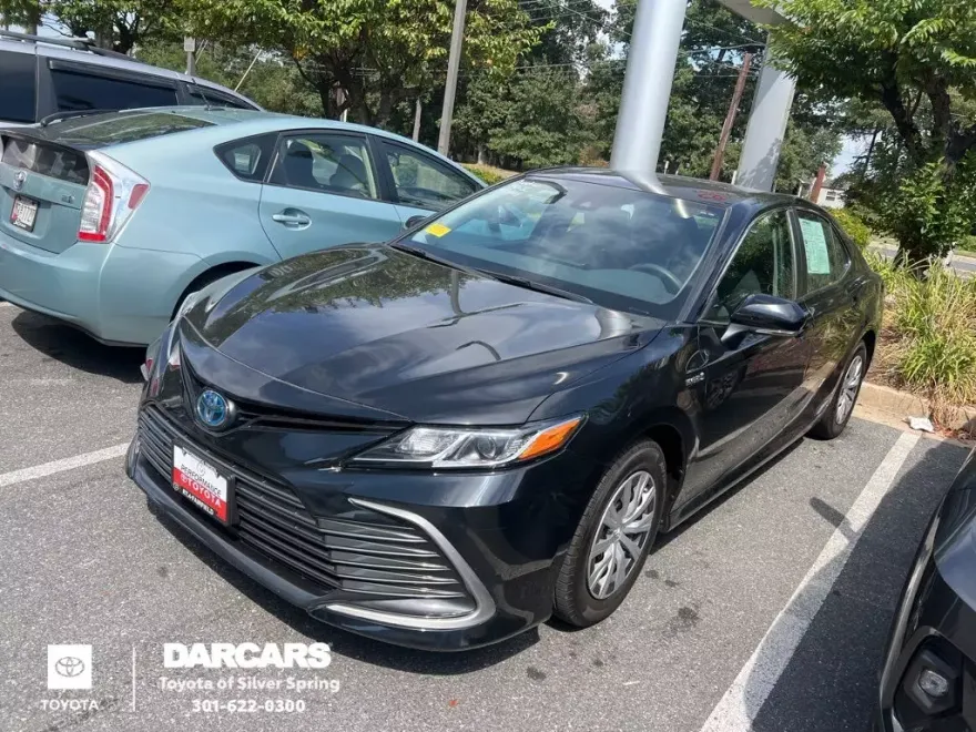 2021 Toyota Camry Hybrid LE photo 1