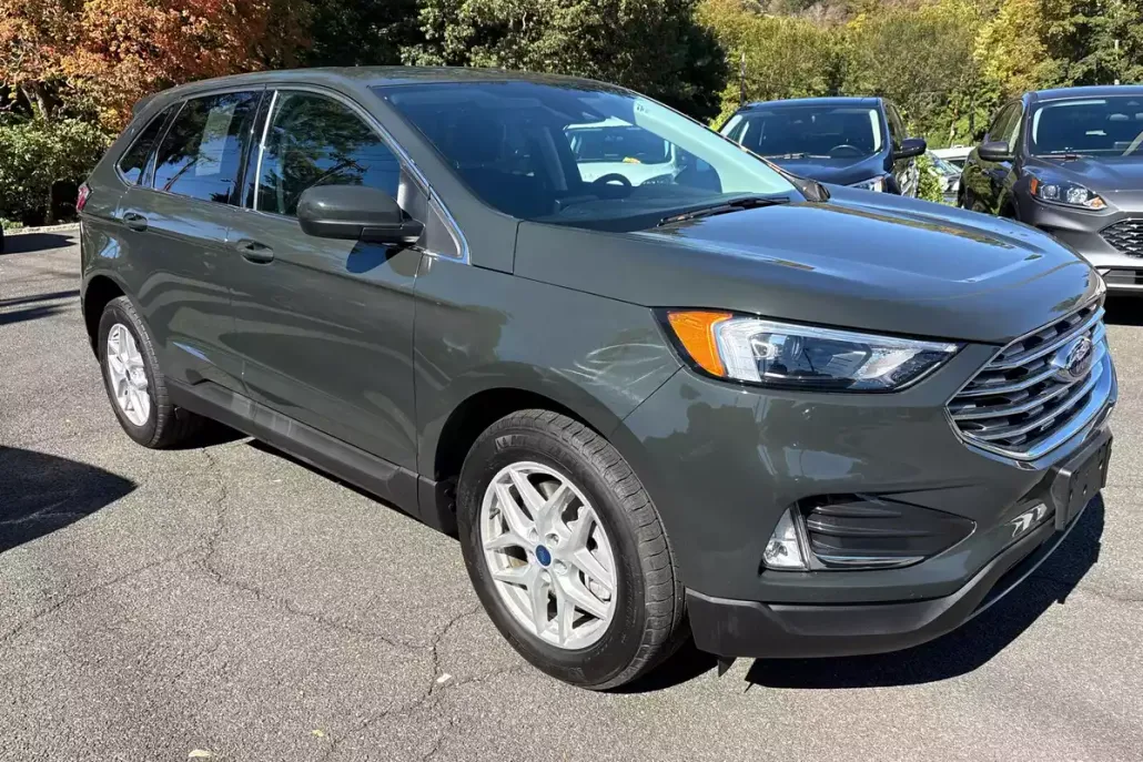 2022 Ford Edge SEL photo 1