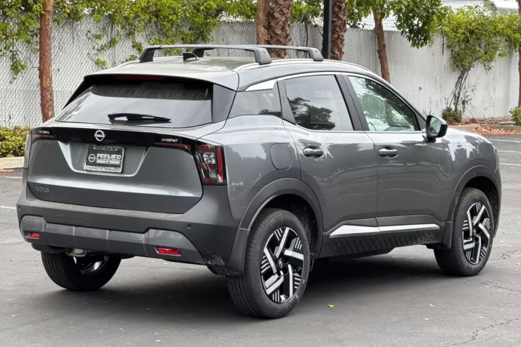 2026 Nissan Kicks SV photo 1