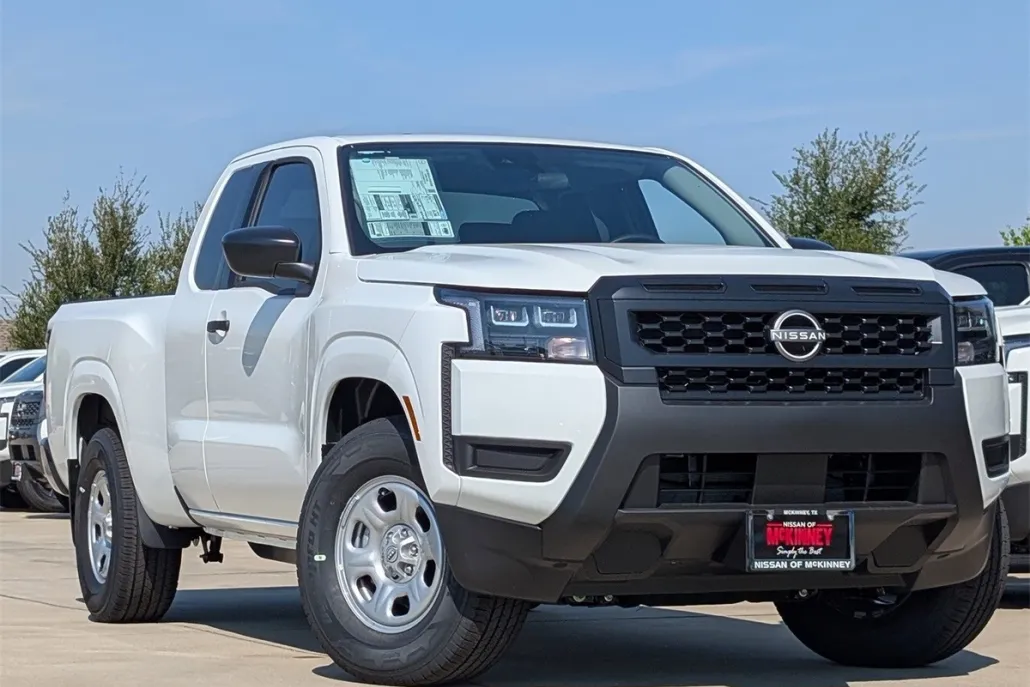 2026 Nissan Frontier photo 1