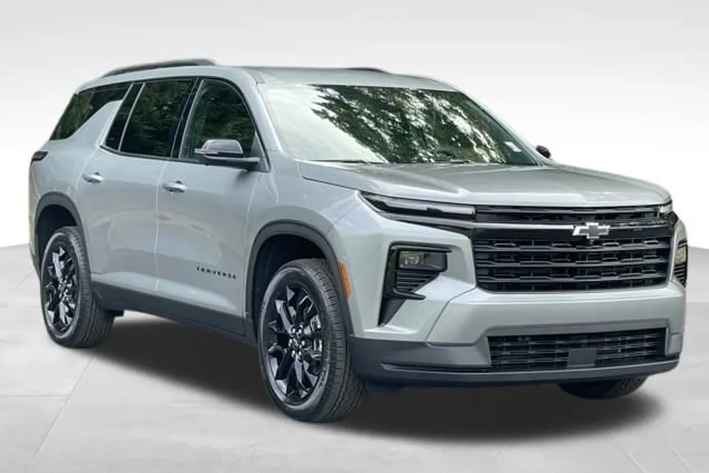 2025 Chevrolet Traverse photo 1