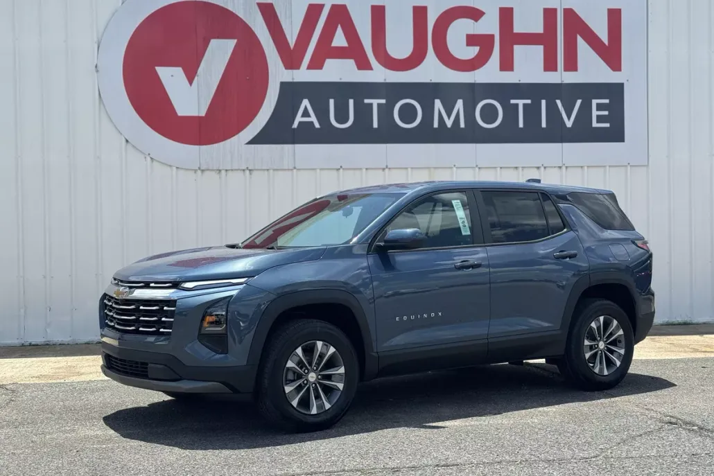 2026 Chevrolet Equinox LT photo 1