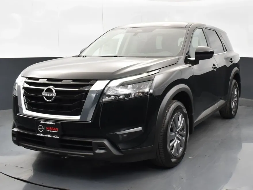 2025 Nissan Pathfinder S photo 1