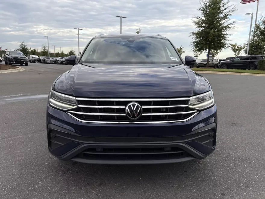 2022 Volkswagen Tiguan SE photo 1