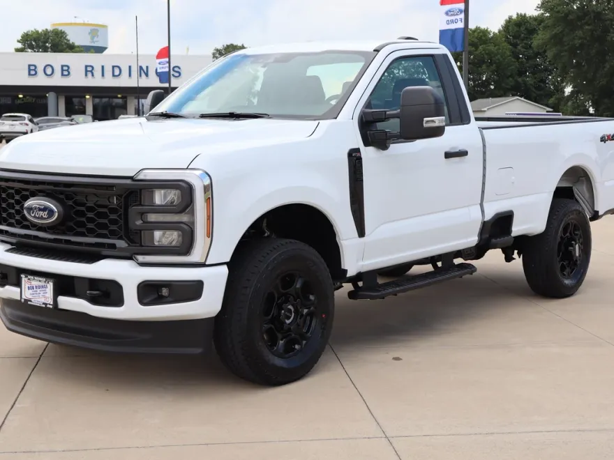 2025 Ford F-350 XL photo 1
