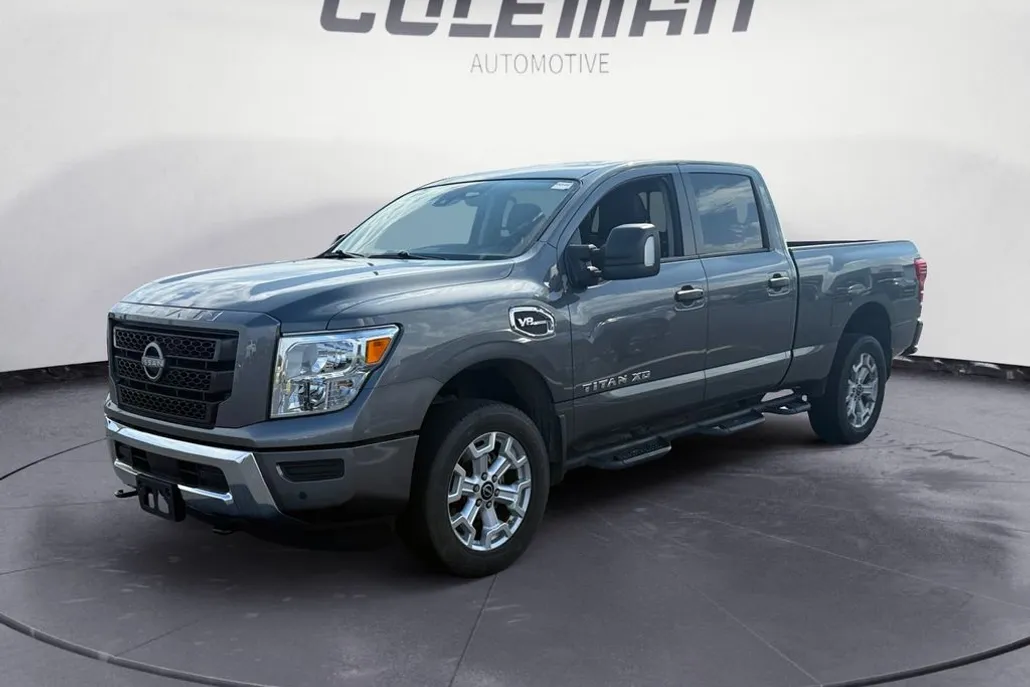 2023 Nissan Titan SV photo 1