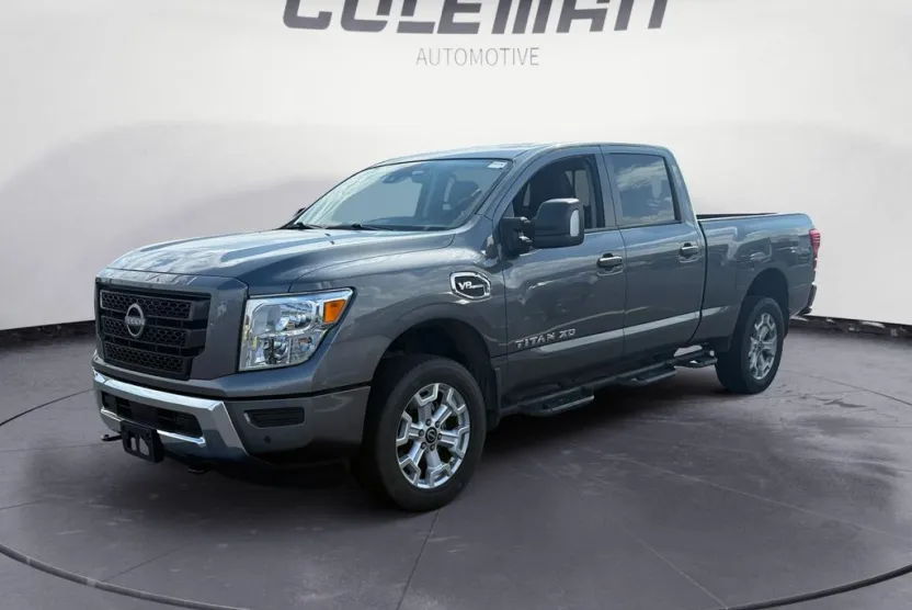 2023 Nissan Titan SV photo 1
