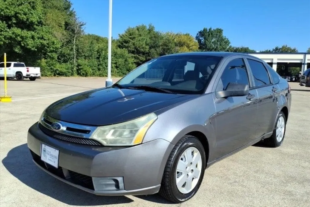 2010 Ford Focus S photo 1