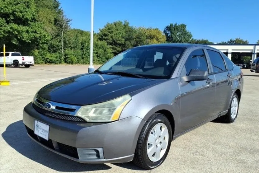 2010 Ford Focus S photo 1