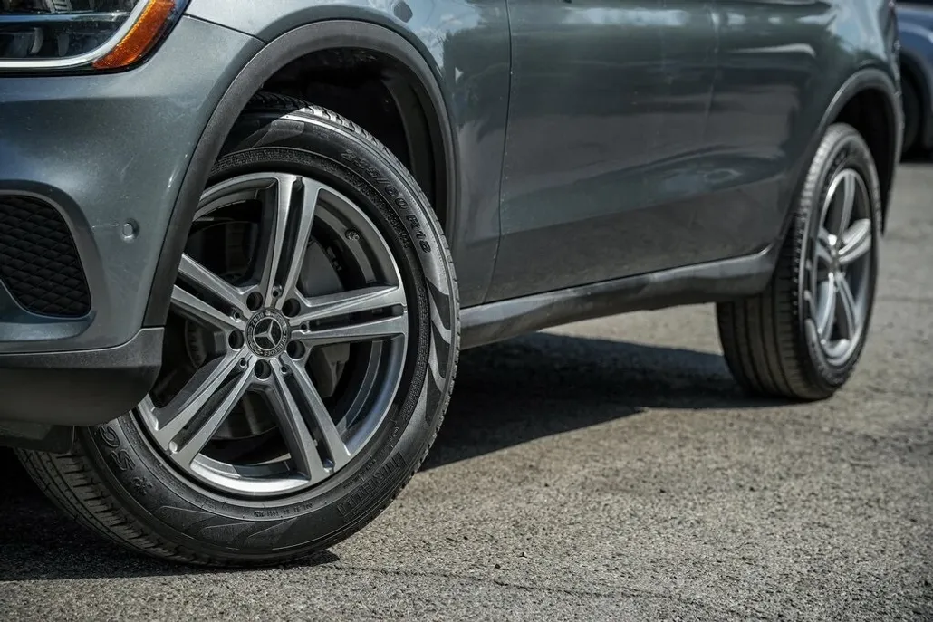 2021 Mercedes Benz GLC 300 photo 1