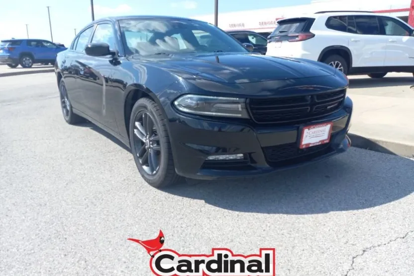 2019 Dodge Charger SXT photo 1