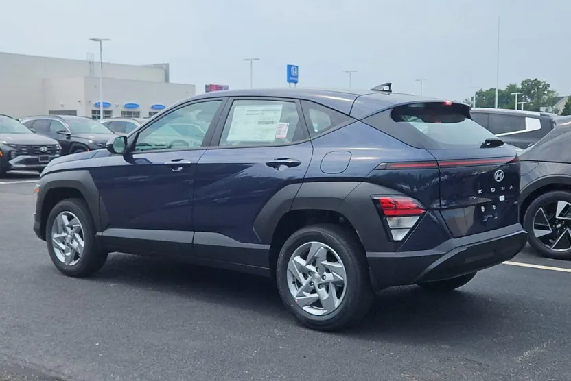 2026 Hyundai Kona SE photo 1