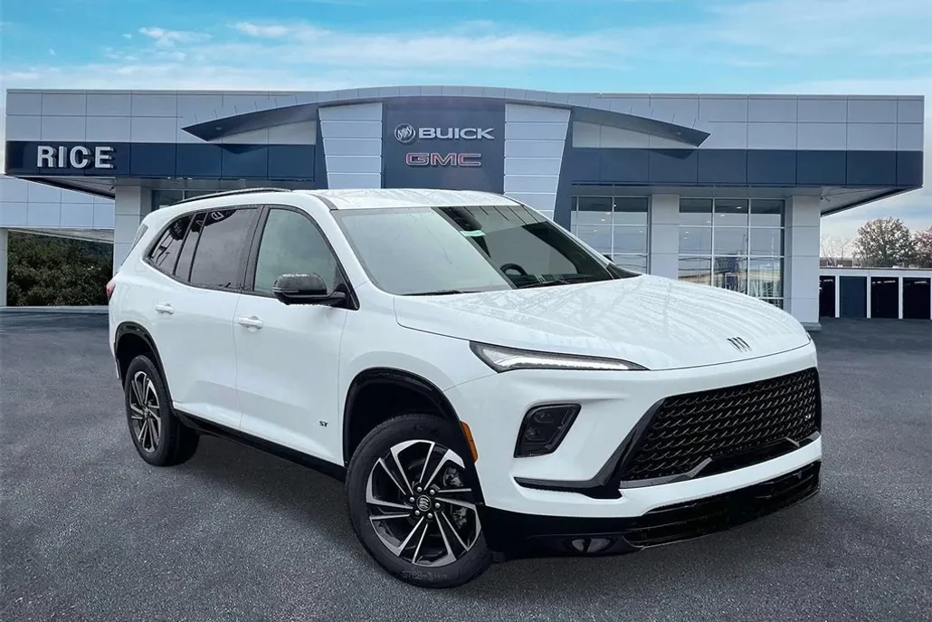 2025 Buick Enclave Sport Touring photo 1