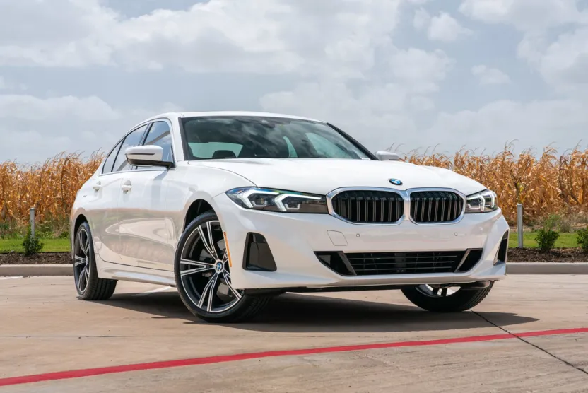 2024 Bmw 330i photo 1
