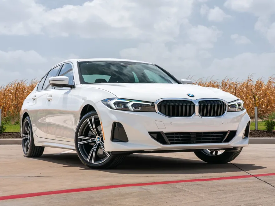 2024 Bmw 330i photo 1