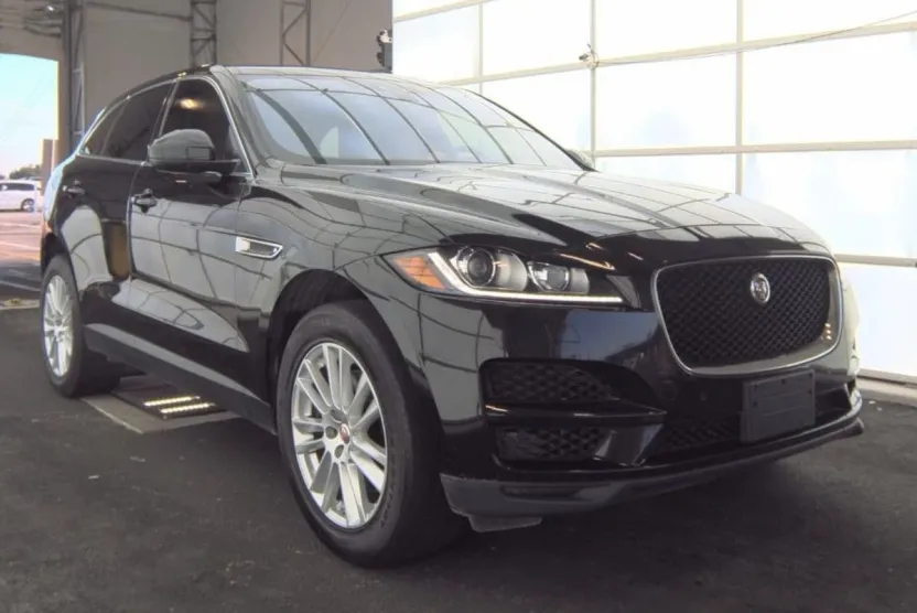 2020 Jaguar F-PACE Prestige photo 1