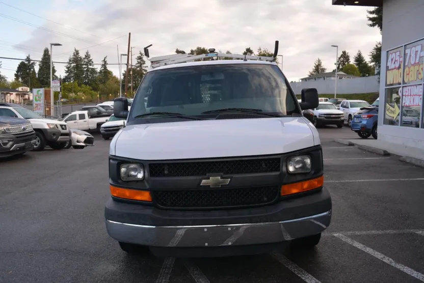 2014 Chevrolet Express 2500 Cargo Van photo 1