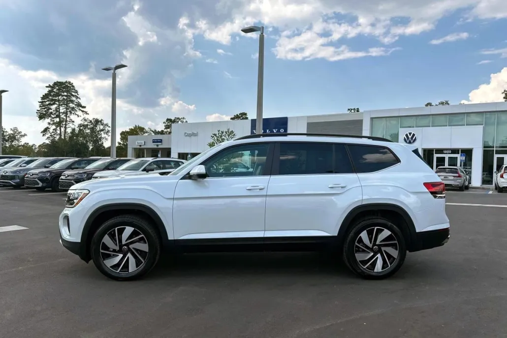 2026 Volkswagen Atlas SE Technology photo 1