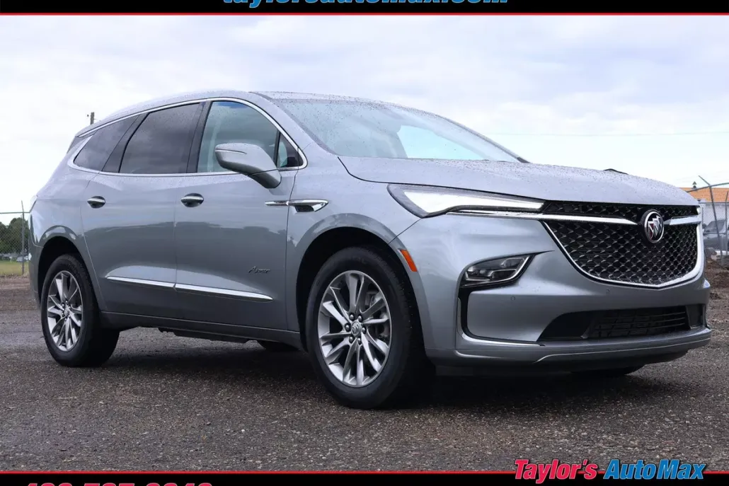 2024 Buick Enclave Avenir photo 1