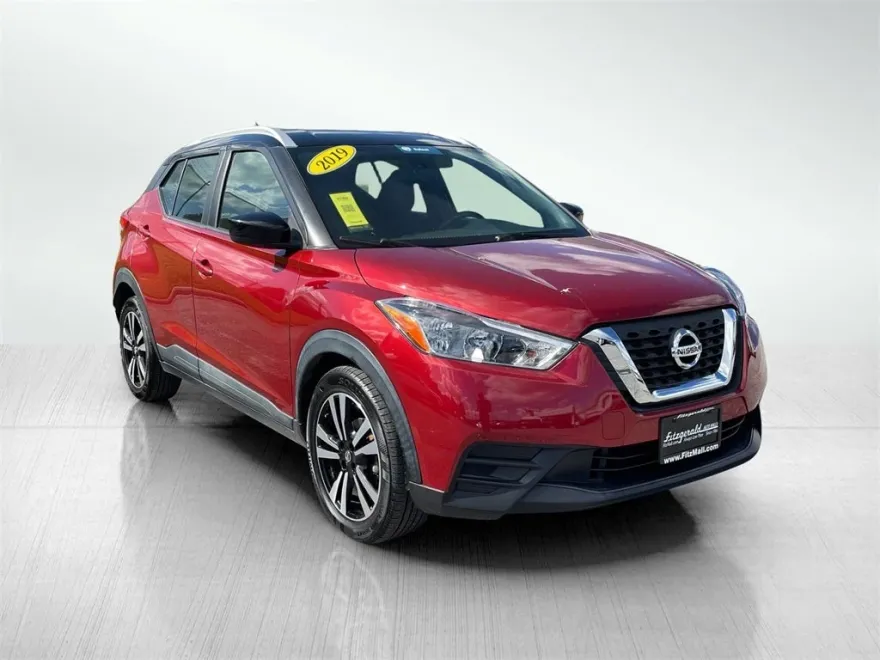 2019 Nissan Kicks SV photo 1