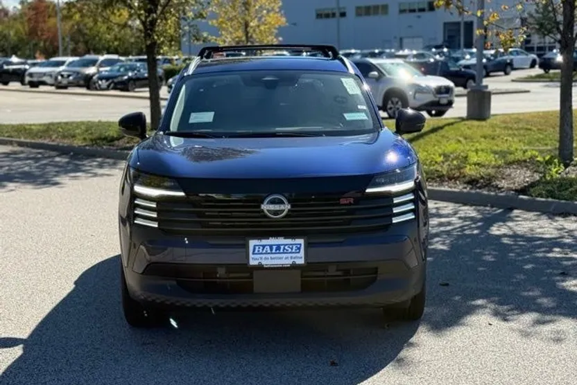 2026 Nissan Kicks SR photo 1