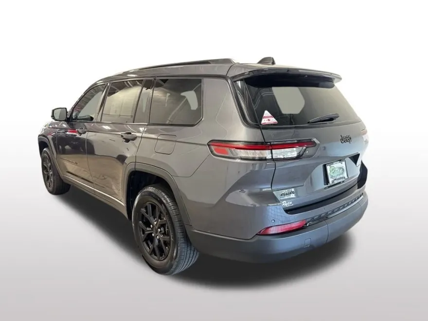 2024 Jeep Grand Cherokee Altitude photo 1