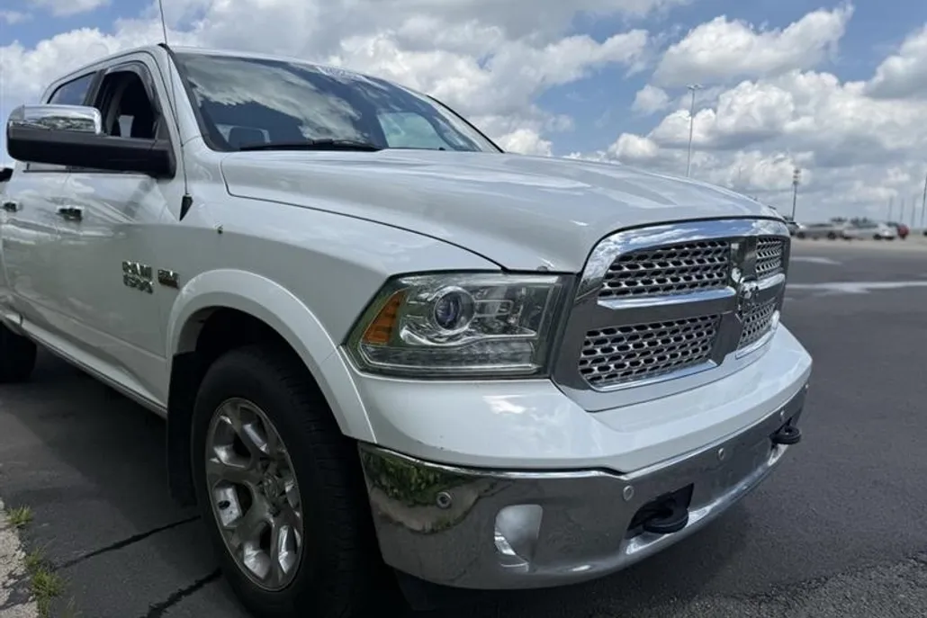 2015 Ram 1500 Laramie photo 1