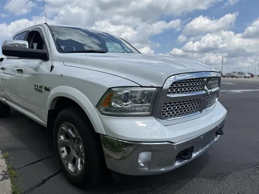 2015 Ram 1500 Laramie photo 1