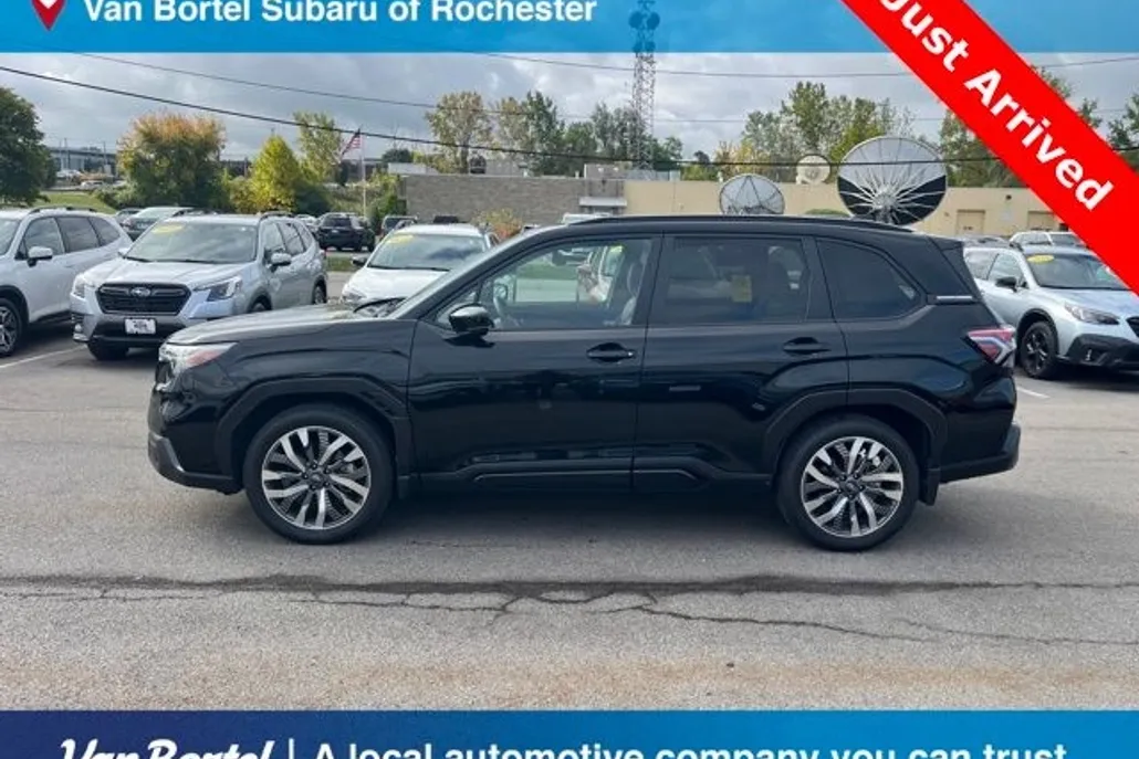 2025 Subaru Forester Touring photo 1