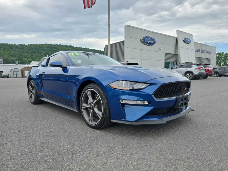 2023 Ford Mustang GT Premium photo 1