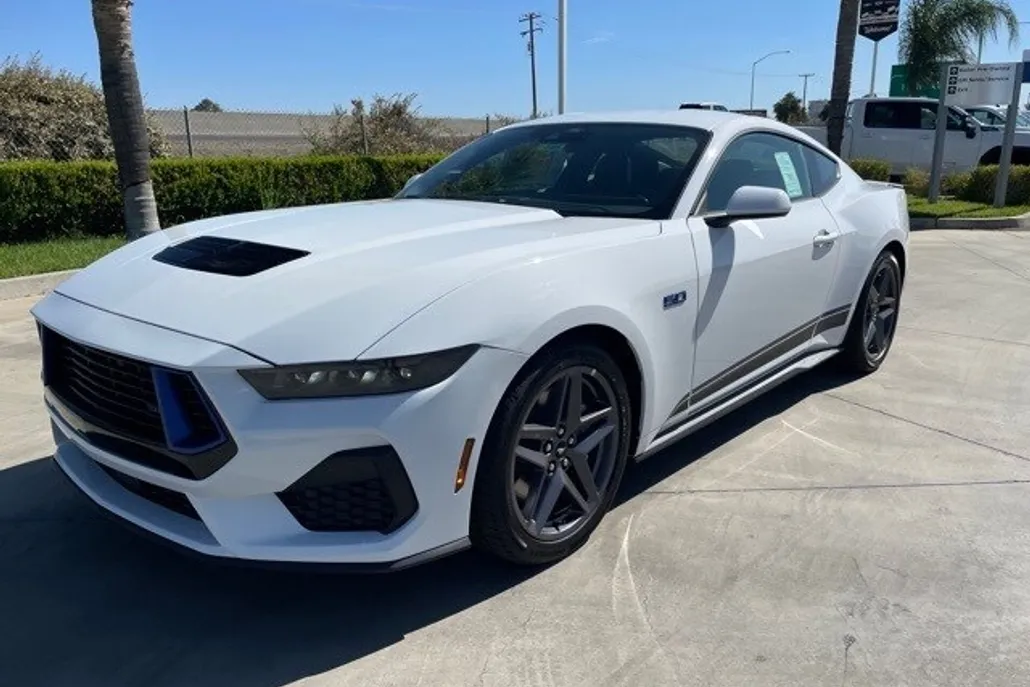 2025 Ford Mustang GT Premium photo 1