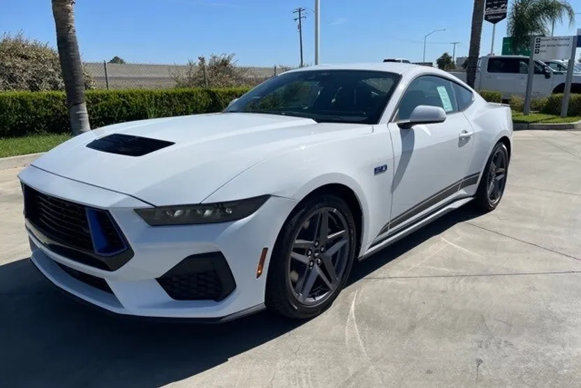 2025 Ford Mustang GT Premium photo 1