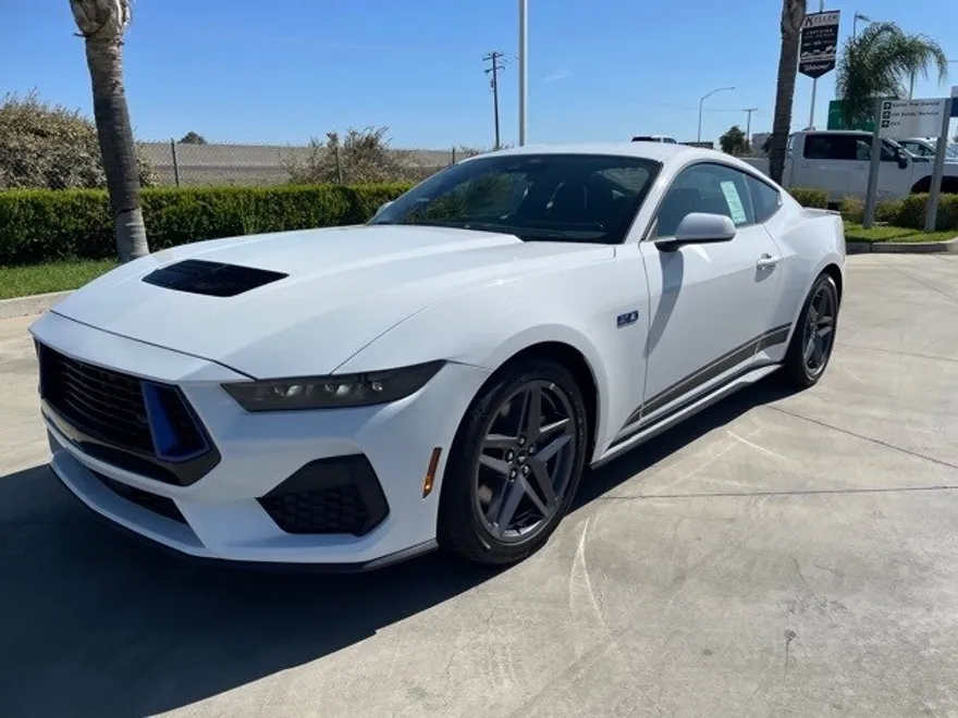 2025 Ford Mustang GT Premium photo 1