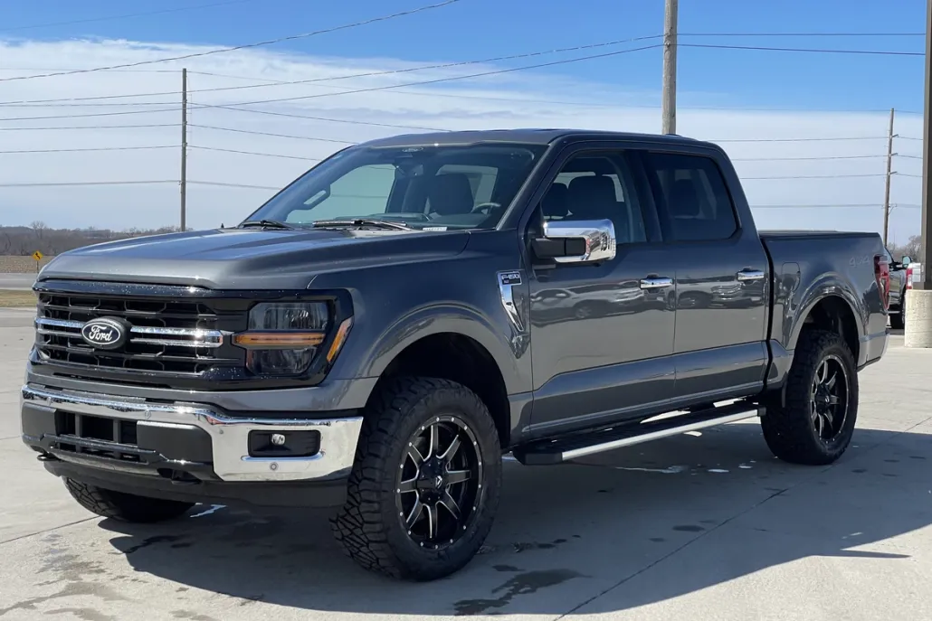 2025 Ford F-150 XLT photo 1