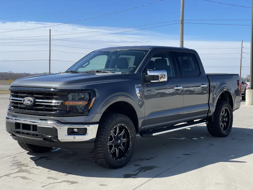 2025 Ford F-150 XLT photo 1
