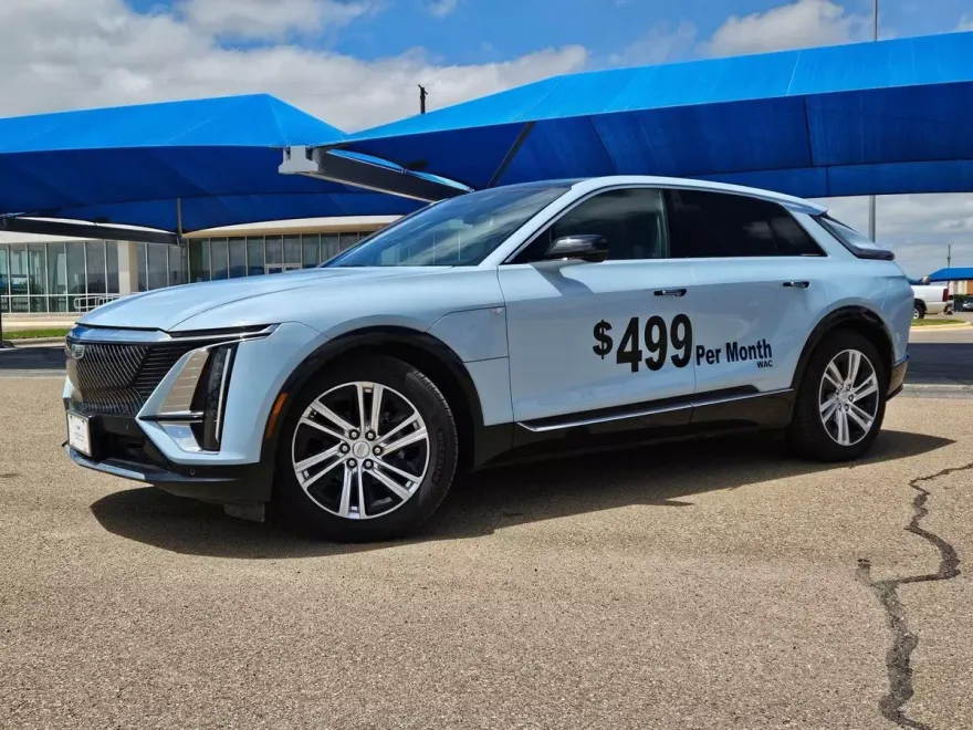 2024 Cadillac Lyriq Tech photo 1