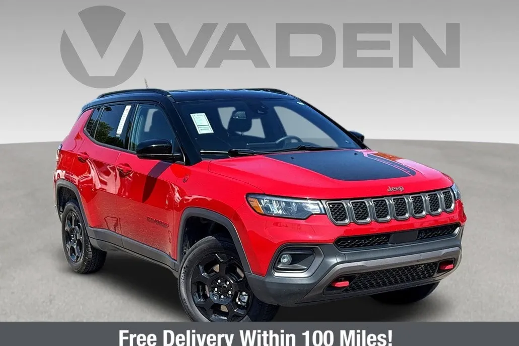 2023 Jeep Compass Trailhawk photo 1