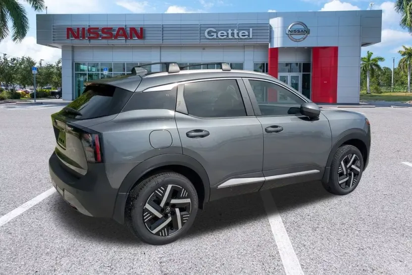 2025 Nissan Kicks SV photo 1