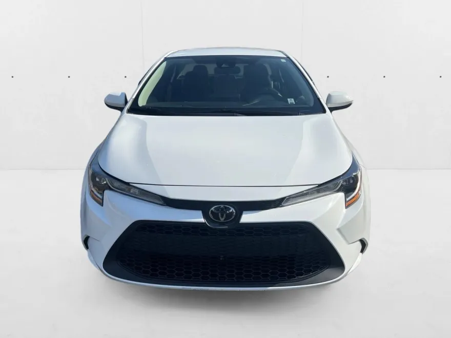 2022 Toyota Corolla LE photo 1
