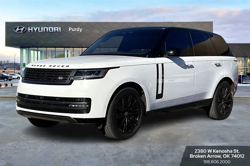 2023 Land Rover Range Rover SE photo 1